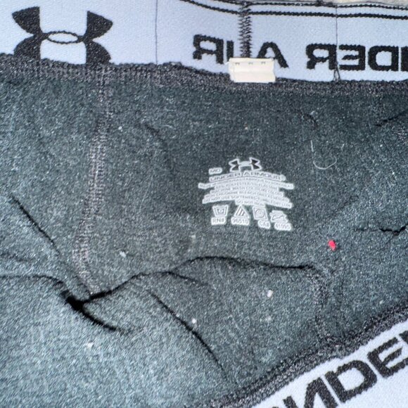 $75 Under Armore 2/3 Base 2.0 layer leggings Mens Black Medium - Picture 3 of 4